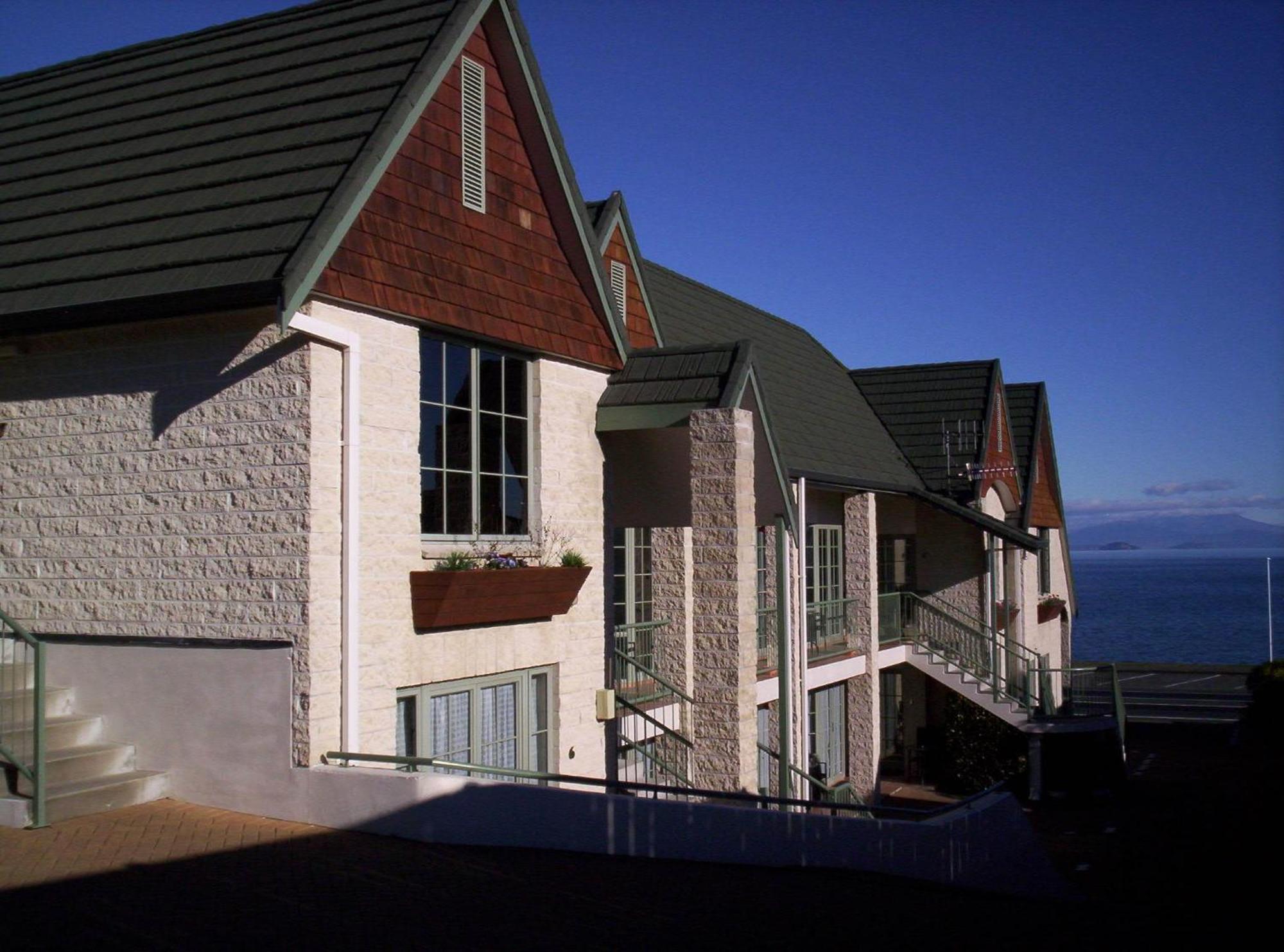 Colonial Lodge Motel Taupo Exterior photo